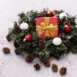 Artificial Garlands vs. Real Greenery: The Advantages and Disadvantages of Each